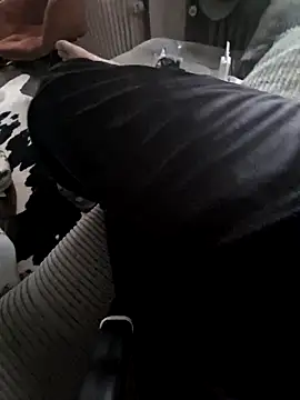 Snapshot of Activ1top chatting on 04/20/26, 05:37 Activ1top online show from 04/20/26, 05:37