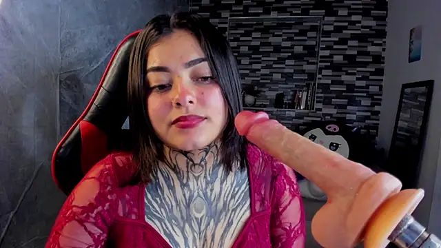 Snapshot of Sophiia_cherry chatting on 05/16/26, 07:34 Sophiia cherry online show from 05/16/26, 07:34