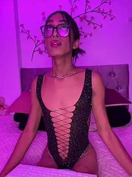 Snapshot of Tentacion_Milly chatting on 03/18/26, 04:48 Tentacion Milly online show from 03/18/26, 04:48