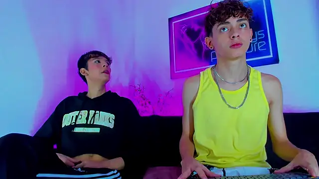 Snapshot of Desire_Boys1 chatting on 03/10/26, 10:59 Desire Boys1 online show from 03/10/26, 10:59