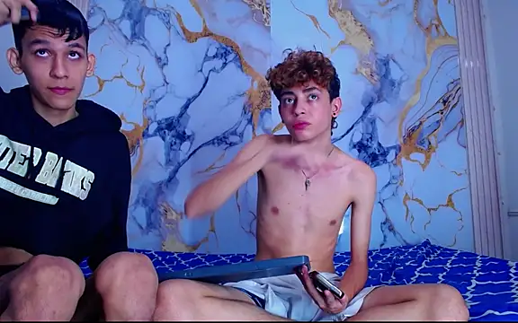 Snapshot of Desire_Boys1 chatting on 04/12/26, 05:18 Desire Boys1 online show from 04/12/26, 05:18