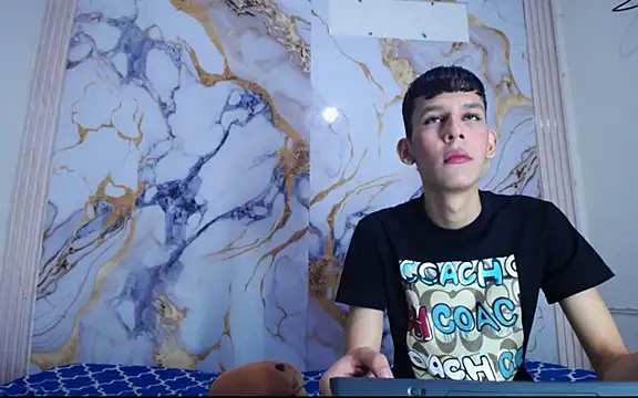 Snapshot of Desire_Boys1 chatting on 04/14/26, 06:25 Desire Boys1 online show from 04/14/26, 06:25