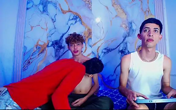 Snapshot of Desire_Boys1 chatting on 04/16/26, 09:39 Desire Boys1 online show from 04/16/26, 09:39