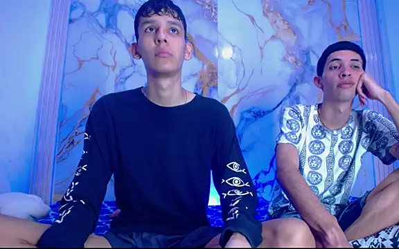 Snapshot of Desire_Boys1 chatting on 04/17/26, 06:44 Desire Boys1 online show from 04/17/26, 06:44