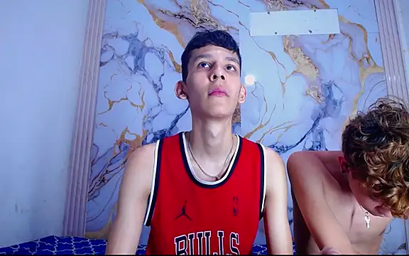 Snapshot of Desire_Boys1 chatting on 04/21/26, 06:44 Desire Boys1 online show from 04/21/26, 06:44