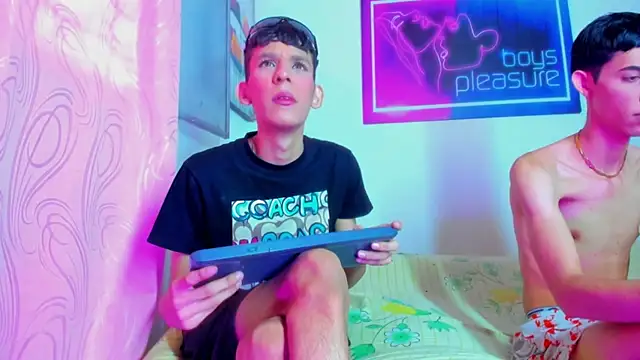 Snapshot of Desire_Boys1 chatting on 04/22/26, 07:26 Desire Boys1 online show from 04/22/26, 07:26