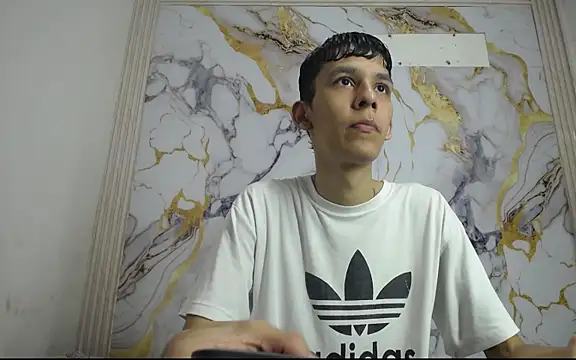 Snapshot of Desire_Boys1 chatting on 04/24/26, 07:05 Desire Boys1 online show from 04/24/26, 07:05