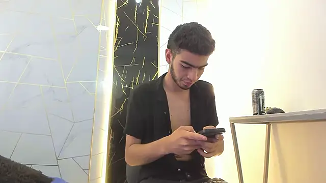 Snapshot of Valentin_Lux chatting on 03/23/26, 03:32 Valentin Lux online show from 03/23/26, 03:32