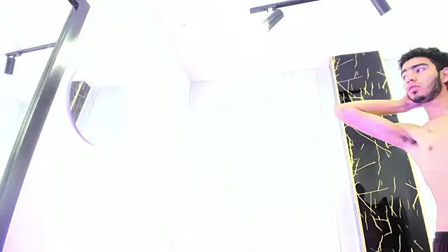 Snapshot of Valentin_Lux chatting on 04/02/26, 04:10 Valentin Lux online show from 04/02/26, 04:10