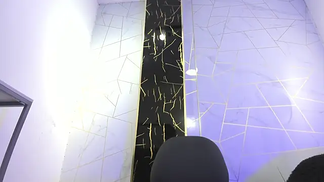 Snapshot of Valentin_Lux chatting on 04/14/26, 03:01 Valentin Lux online show from 04/14/26, 03:01