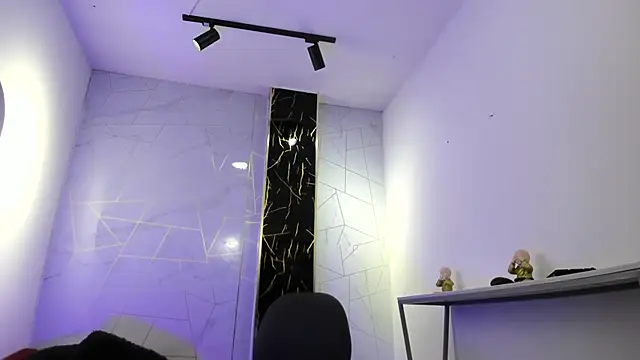 Snapshot of Valentin_Lux chatting on 04/22/26, 02:47 Valentin Lux online show from 04/22/26, 02:47