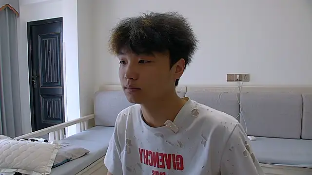 Snapshot of icecream-002 chatting on 03/11/26, 06:08 icecream-002 online show from 03/11/26, 06:08