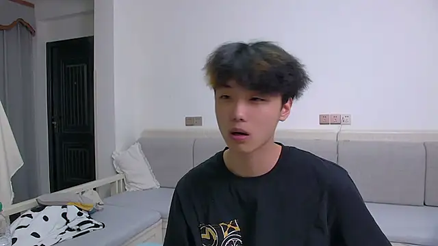 Snapshot of icecream-002 chatting on 03/16/26, 10:30 icecream-002 online show from 03/16/26, 10:30