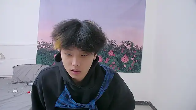 Snapshot of icecream-002 chatting on 04/09/26, 11:26 icecream-002 online show from 04/09/26, 11:26