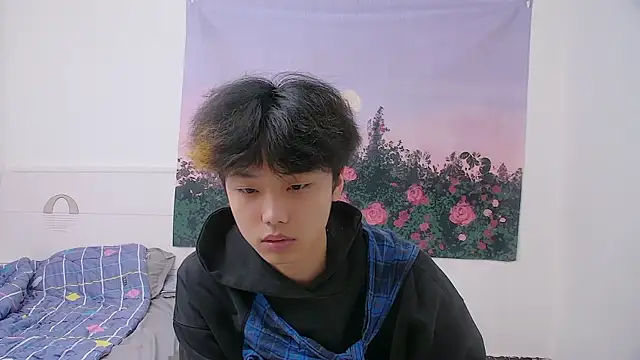 Snapshot of icecream-002 chatting on 04/10/26, 11:15 icecream-002 online show from 04/10/26, 11:15