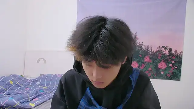 Snapshot of icecream-002 chatting on 04/11/26, 11:36 icecream-002 online show from 04/11/26, 11:36