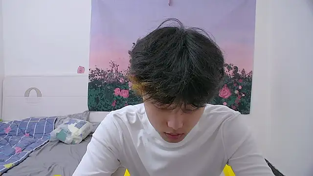 Snapshot of icecream-002 chatting on 04/18/26, 12:31 icecream-002 online show from 04/18/26, 12:31