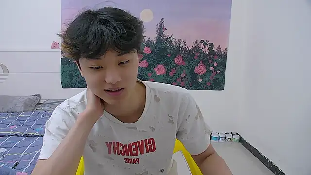 Snapshot of icecream-002 chatting on 04/24/26, 03:42 icecream-002 online show from 04/24/26, 03:42