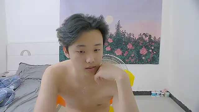 Snapshot of icecream-002 chatting on 05/20/26, 12:11 icecream-002 online show from 05/20/26, 12:11