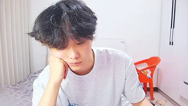 icecream-002 online show from 06/15/26, 02:19