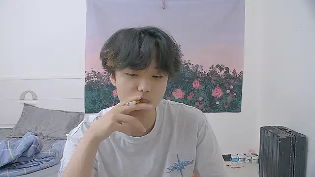 icecream-002 online show from 06/16/26, 12:19