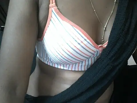 Couplehot00 online show from 05/31/26, 01:29
