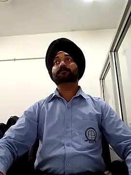 Snapshot of Parm_randhawa chatting on 04/27/26, 09:18 Parm randhawa online show from 04/27/26, 09:18