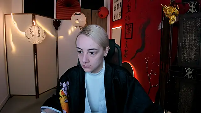 Snapshot of CarolMoor chatting on 03/17/26, 09:01 CarolMoor online show from 03/17/26, 09:01