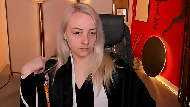 Snapshot of CarolMoor chatting on 04/23/26, 09:08 CarolMoor online show from 04/23/26, 09:08