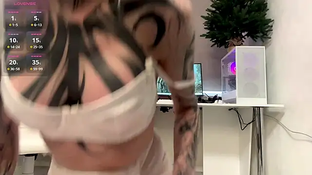 Snapshot of KizzieSherbert chatting on 03/24/26, 01:16 KizzieSherbert online show from 03/24/26, 01:16