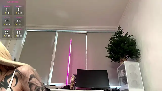 Snapshot of KizzieSherbert chatting on 03/27/26, 01:44 KizzieSherbert online show from 03/27/26, 01:44