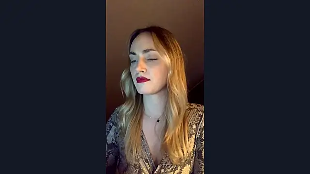 Snapshot of ScarlettSensitive chatting on 03/11/26, 04:13 ScarlettSensitive online show from 03/11/26, 04:13