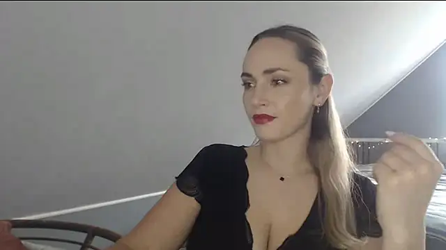 Snapshot of ScarlettSensitive chatting on 06/01/26, 06:26 ScarlettSensitive online show from 06/01/26, 06:26