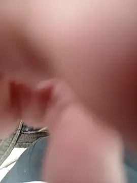 Snapshot of 05lolo chatting on 04/26/26, 01:31 05lolo online show from 04/26/26, 01:31