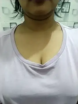 Snapshot of Chandrika_Yadav chatting on 04/07/26, 07:25 Chandrika Yadav online show from 04/07/26, 07:25