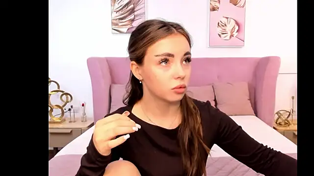 Snapshot of MyEvelin chatting on 04/08/26, 03:28 MyEvelin online show from 04/08/26, 03:28