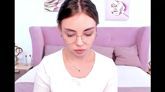 Snapshot of MyEvelin chatting on 06/01/26, 04:25 MyEvelin online show from 06/01/26, 04:25