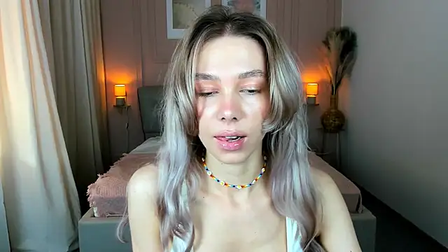 Snapshot of LuluAlis chatting on 04/22/26, 01:01 LuluAlis online show from 04/22/26, 01:01