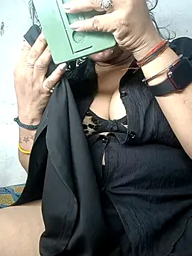 Snapshot of Delhi_Patola chatting on 04/10/26, 05:06 Delhi Patola online show from 04/10/26, 05:06