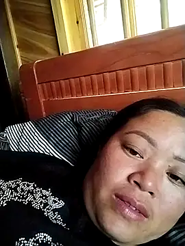 Snapshot of Min-in chatting on 04/12/26, 05:45 Min-in online show from 04/12/26, 05:45