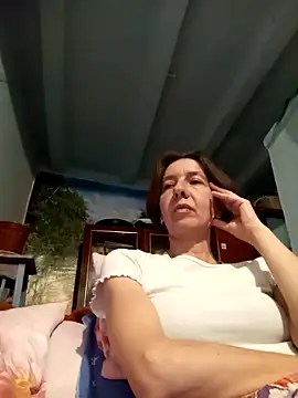 Snapshot of Tania9876 chatting on 04/11/26, 06:34 Tania9876 online show from 04/11/26, 06:34