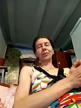 Snapshot of Tania9876 chatting on 04/14/26, 06:58 Tania9876 online show from 04/14/26, 06:58