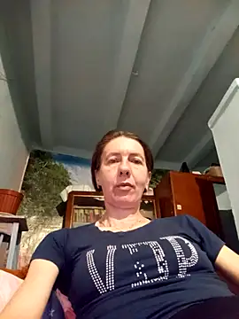 Snapshot of Tania9876 chatting on 04/19/26, 06:21 Tania9876 online show from 04/19/26, 06:21