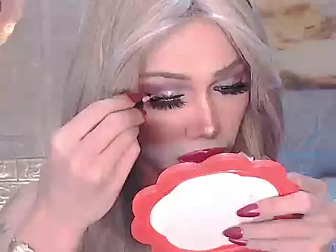 Snapshot of Ms_amor_powers_ts chatting on 04/21/26, 02:37 Ms amor powers ts online show from 04/21/26, 02:37