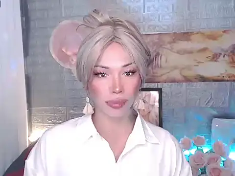 Snapshot of Ms_amor_powers_ts chatting on 04/21/26, 09:28 Ms amor powers ts online show from 04/21/26, 09:28