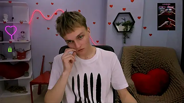 Snapshot of john_lik chatting on 04/27/26, 12:14 john lik online show from 04/27/26, 12:14