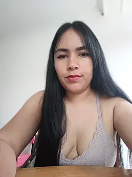 Snapshot of Karla__Morrison chatting on 04/13/26, 02:33 Karla Morrison online show from 04/13/26, 02:33