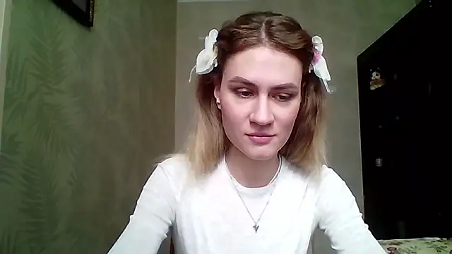 Snapshot of ElenoreHolguin chatting on 03/11/26, 09:04 ElenoreHolguin online show from 03/11/26, 09:04