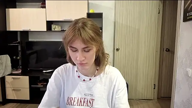 Snapshot of ElenoreHolguin chatting on 04/05/26, 03:42 ElenoreHolguin online show from 04/05/26, 03:42