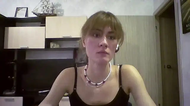 Snapshot of ElenoreHolguin chatting on 04/07/26, 03:12 ElenoreHolguin online show from 04/07/26, 03:12